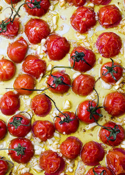 Oven roasted grape tomatoes with garlic