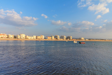 Praia de S&atilde;o Martinho do Porto no Litoral de Portugal