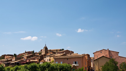 Fototapeta na wymiar skyline of Roussillion in Provence, France