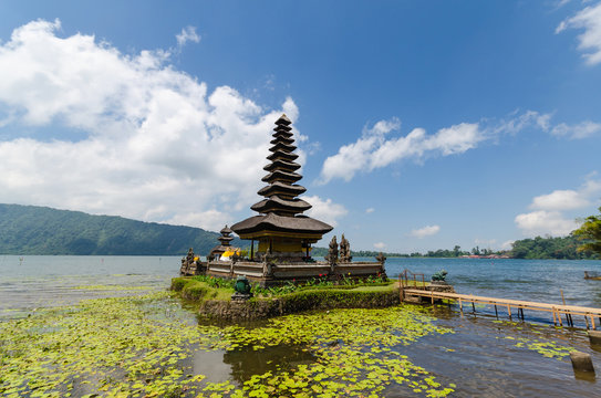 Pura ulun danu bratan temple on lake in bali island indonesia