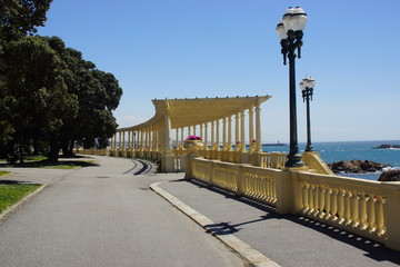 Laubengang an der Promenade