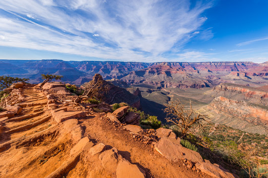 Footpath at the top of the canyon. South Kaibab trail, Grand Canyon.