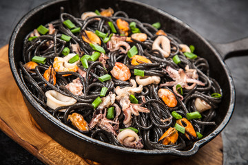Black spaghetti with seafood