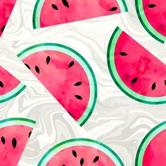 Behang Watermeloen Fruitige naadloze vector patroon met aquarel verf getextureerde watermeloen stukken. Gemarmerde achtergrond.