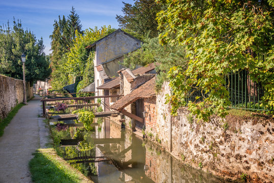 Promenade des Petits Ponts (small  bridges promenade), in the village of Chevreuse, Yvelines, Ile de France
