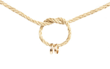 Two golden rings is hanging on the rope