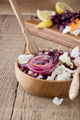 Chinese cabbage salad with red cabbage, carrot and red onion