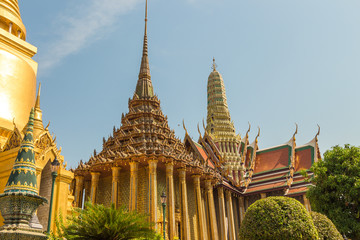 Fototapeta premium Temple of the Emerald Buddha or Wat Phra Kaew in Bangkok, Thailand