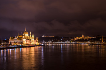 Obraz premium Night Budapest