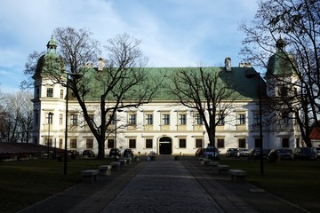 Fototapeta na wymiar Ujazdowski castle in Warsaw, Poland