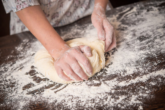 Knead dough with hands