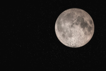 Supermoon. Full moon. 