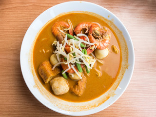 Curry Noodles with Large Tiger  Prawns and Beansprouts