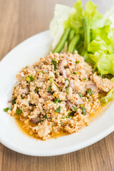 Spicy minced chicken salad