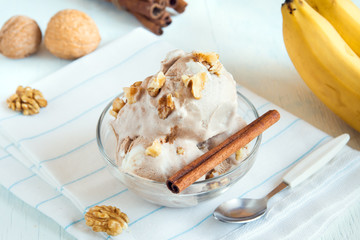 banana and cinnamon ice cream