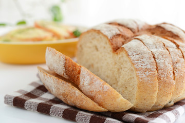 おいしそうなグラタンとパン 