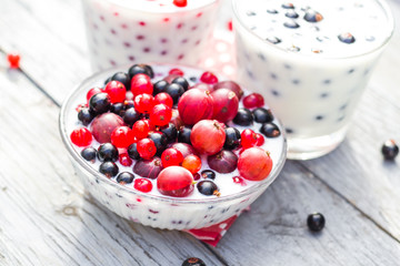 Cocktail red fruits black currant table garden
