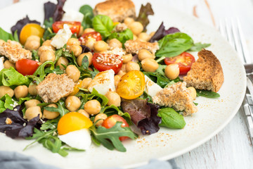 Healthy Salad with Chickpeas like Caprese