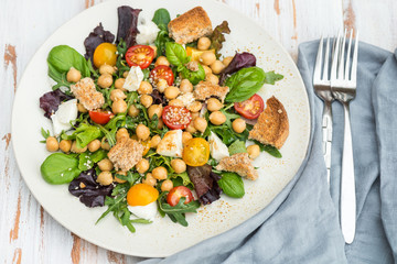 Healthy Salad with Chickpeas like Caprese