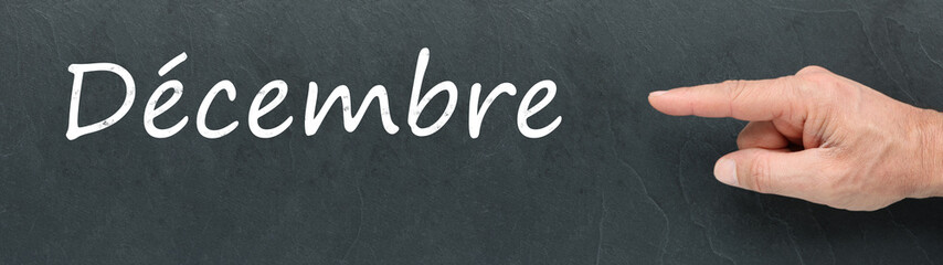 Décembre à la craie et montrer du doigt sur ardoise