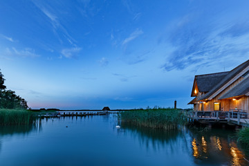 Obraz premium Blaue Stunde am Hemmelsdorfer See