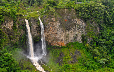 Fototapeta na wymiar Waterfall Manto de la Novia in Banos de Agua Santa, Ecuador