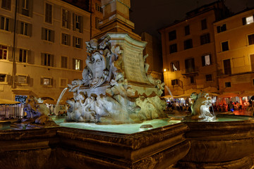 Walk in Rome by night among ancient monuments.
