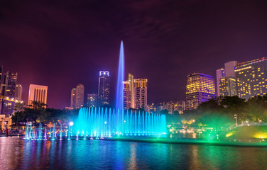 Fototapeta na wymiar Fountain at the twin towers in Kuala Lumpur, Malaysia