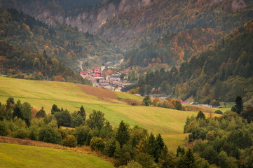 Naklejka premium Slovakia mountain from peak Wielki Lipnik, countryside, Three crowns massif, Pieniny Mountains