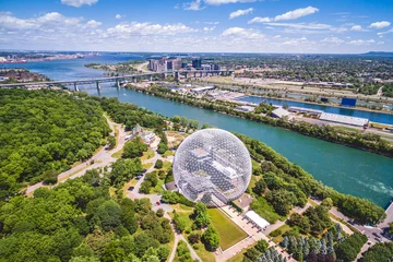Schilderijen op glas Luchtfoto van Montreal Biosphere en Saint Lawrence rivier in Montreal, Quebec, Canada. © R.M. Nunes