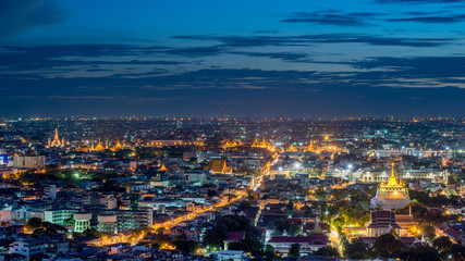 Fototapeta na wymiar Bangkok skyline with Grand Palace view at night.