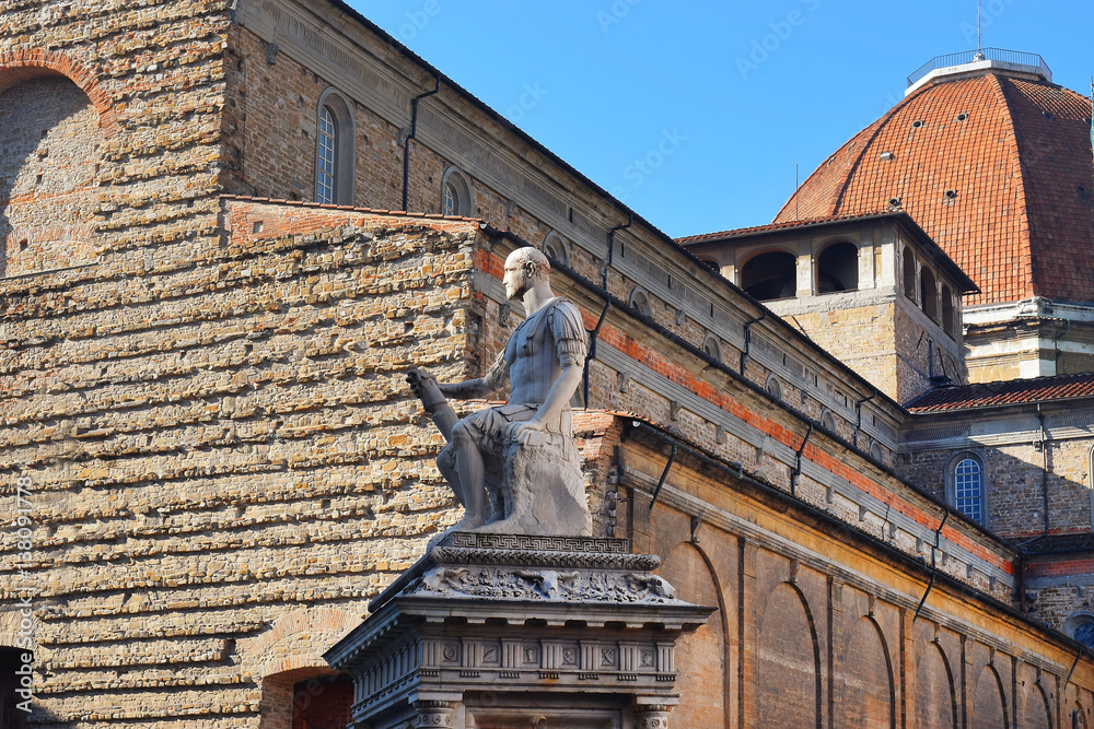 Wall mural basilica di san lorenzo (basilica of st lawrence), florence, italy