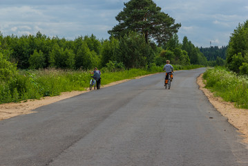 On the desert road between the villages