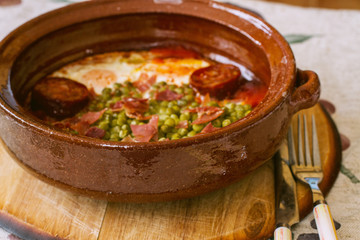 Huevos al plato, receta típica