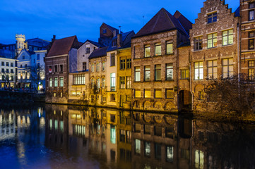 Fototapeta na wymiar Reflections at sunset in Ghent, Belgium