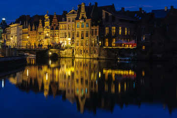 Fototapeta na wymiar Reflections at sunset in Ghent, Belgium