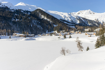 Fototapeta na wymiar Davoser see, Lake Davos, Davos during winter, Switzerland, EU