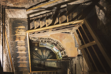 Asinelli tower wooden steps © feferoni