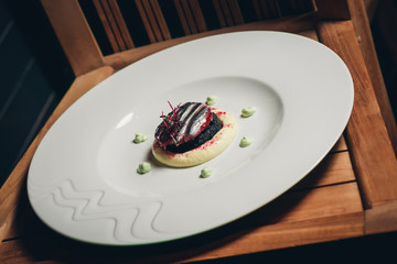 Dainty morsels with white asparagus