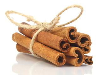 Cinnamon sticks bunch isolated on white background