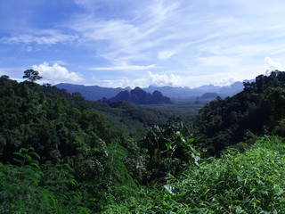 Obraz premium Blick auf den Khao Sok Nationalpark, Dschungel, Thailand 