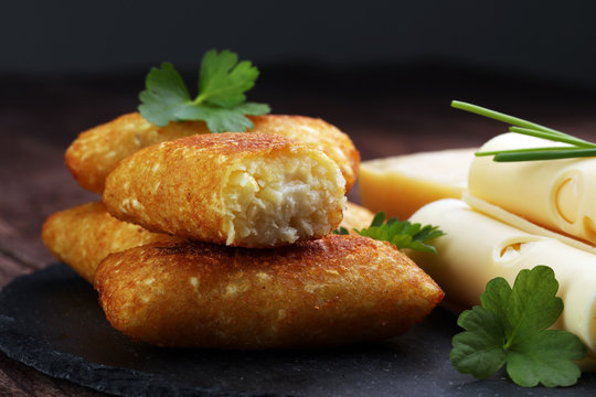 Homemade potato croquettes with parmesan and chives, nice and simple, but delicious light food