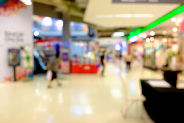 Defocused of storefront in shopping mall or department store with blur bokeh.