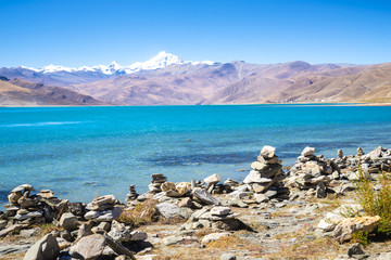 Beautiful landscape picture of Yamdrok lake in Tibet