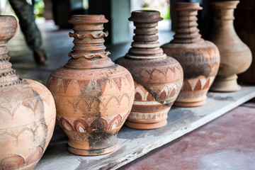 Fototapeta na wymiar Old clay ceramic vase, Old clay ceramic vase
