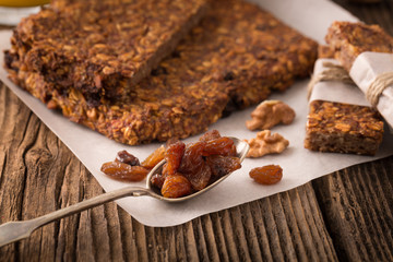 Cereal bars with raisins and nuts