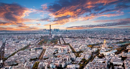 Papier Peint photo Paris Panorama aérien de Paris à la fin de l& 39 automne depuis la Tour Montparnasse au coucher du soleil. Tour Eiffel au loin et quartier financier.