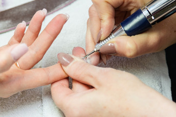 manicurist job borer