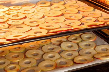 drying slices of apples at home - 138232198