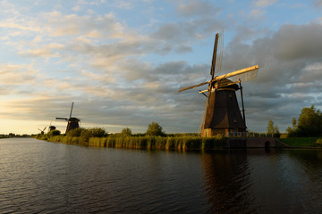 Fototapeta premium Kinderdijk Windmühlen 